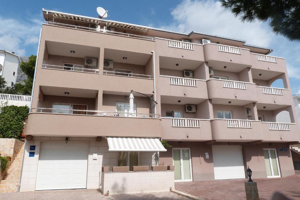 Apartments Nedo Dalmatia โอมิช ภายนอก รูปภาพ
